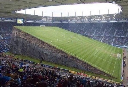 Герман vs бразил-н тоглолтын талбай ийм бсн гэнэ :-) 