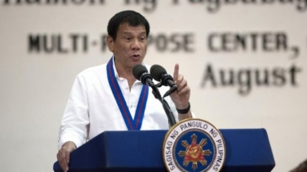 НҮБ-ээс гарна гэж Филиппиний Ерөнхийлөгч сүрдүүллээ