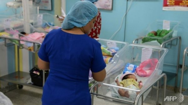 Вьетнамд хэт жижигхэн толгойтой хүүхэд төрсөн анхны тохиолдол бүртгэгджээ