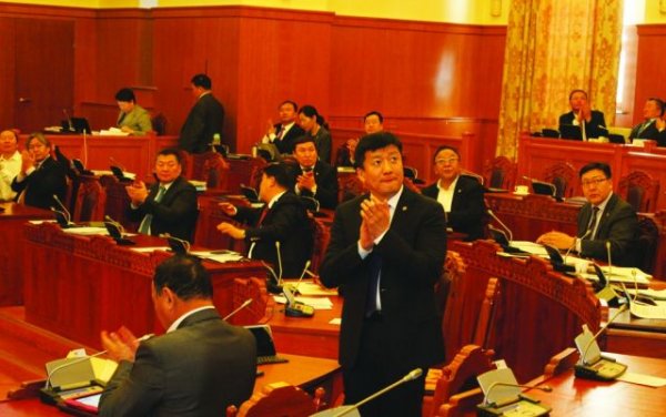   Таван хүний нэг нь Монголд шударга сонгууль явагддаг гэжээ