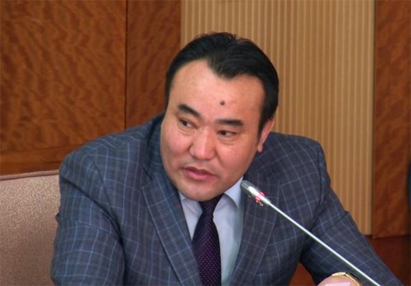 УИХ-ын гишүүн Д.Мурат Монгол төрийн сэнтийг бузарлаж дууслаа