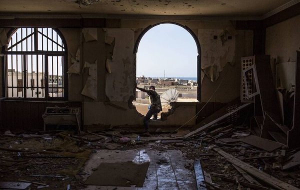 Триполид агаарын цохилт өгсний улмаас 28 оюутан амиа алджээ