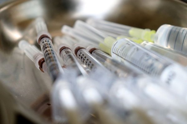 “Novavax” компани Чехэд 1 тэрбум тун вакцин үйлдвэрлэнэ